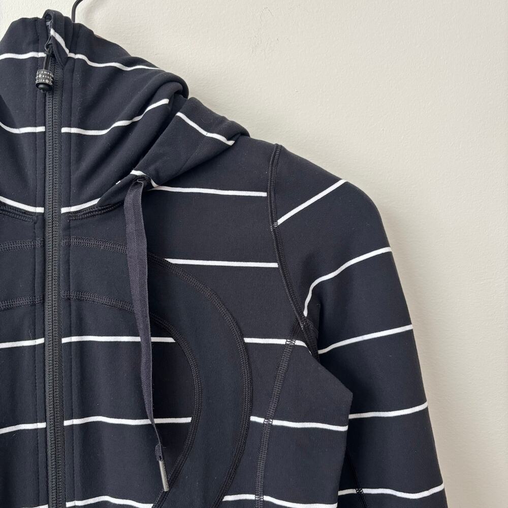 Lululemon Stride Sailor Stripe Hooded Jacket Sz 4 - Picture 5 of 11